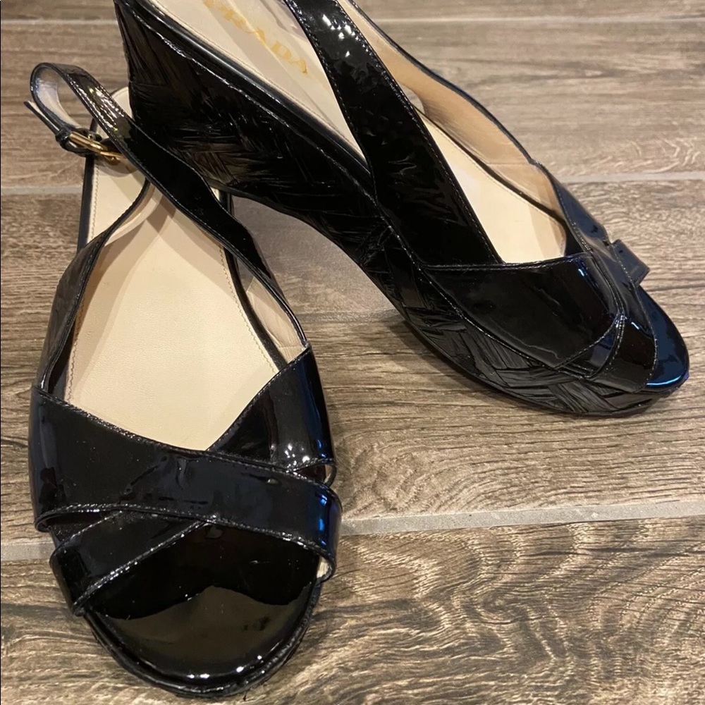 Prada black patent leather sze 9 slingback sandals